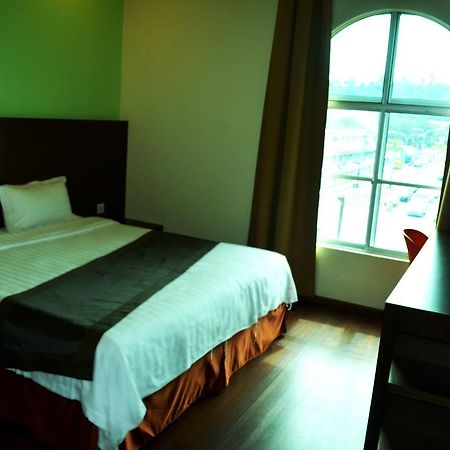 Lintas Plaza Hotel Kota Kinabalu Extérieur photo